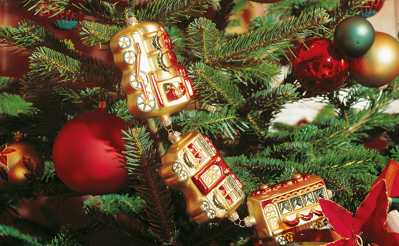Christbaumschmuck: ein goldener Zug