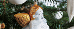 Christbaumschmuck: ein Engelchen in weiß und gold